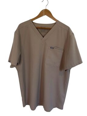 Figs Leon Three Pocket Scrub Top in Boulder Size XXL